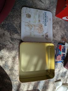 empty tin
