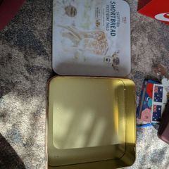 empty tin