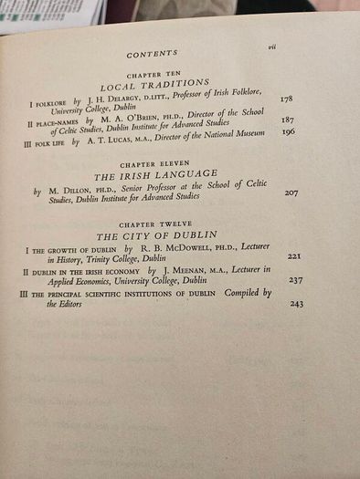 A View Of Ireland. 12 Essays On Different Aspects Of Irish Life And The Irish Countryside.  Edited By James Meenan & David A. Webb. First Edition Large Volume Hardback In Good Condition. See Photos For Same.