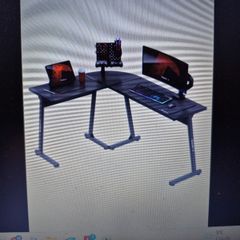 Gaming desk