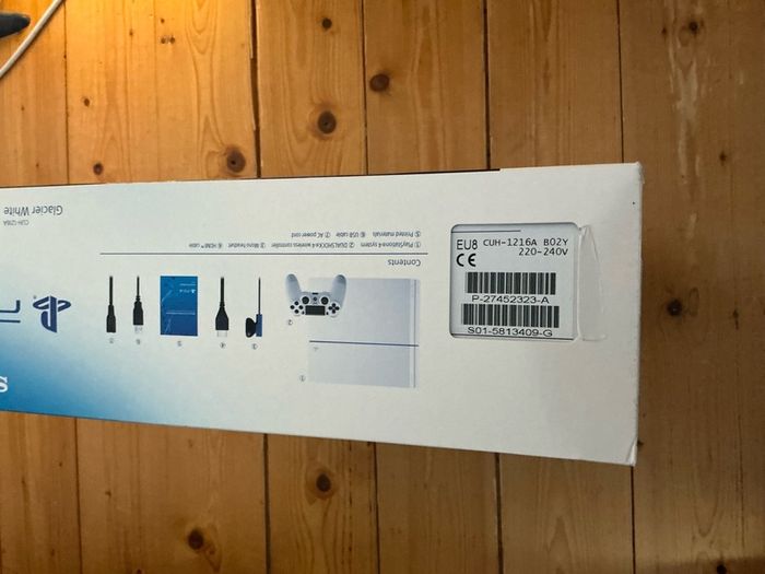 PS4 Console Boxed Glacier White With Additional Controller
