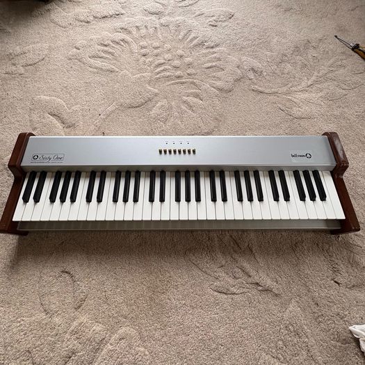 Belltron Sixty One MIDI Keyboard
