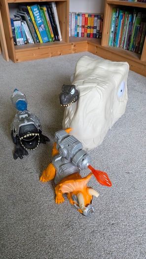 smashing dino Island