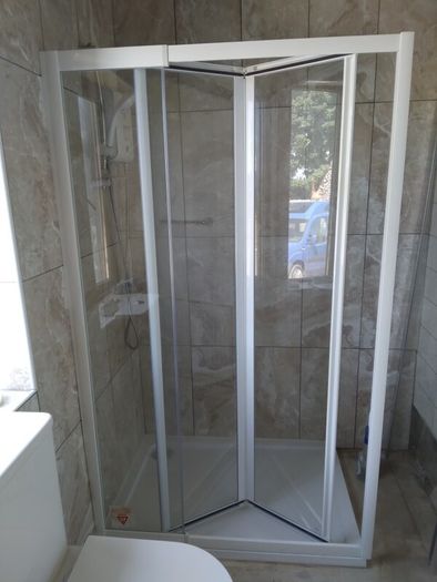 Folding Telescopic Shower Door.New