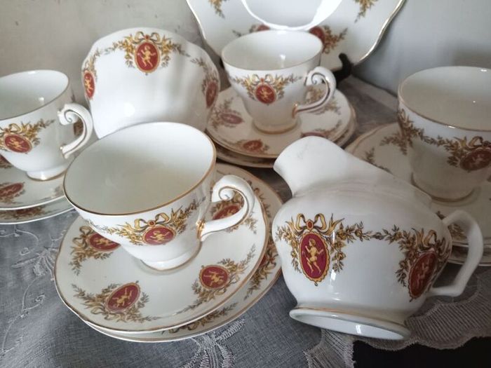 Royal Tara "Cupid" tea set
