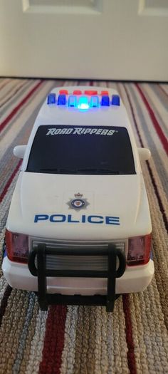 Nikko UK Rush and Rescue 12" - 30 cm Police Flashing SUV Car