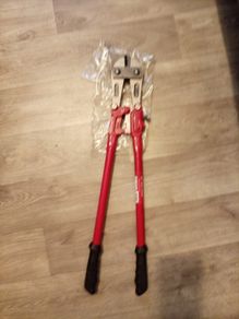 bolt cutters