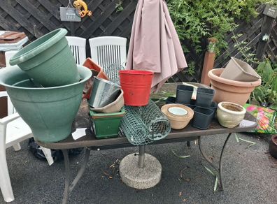 Plant pots