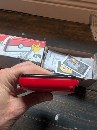 Nintendo 2DS XL - Pokemon Pokeball/Pikachu Edition Console