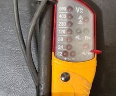 Fluke T100 voltage tester