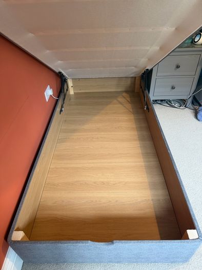Single ottoman bedframe