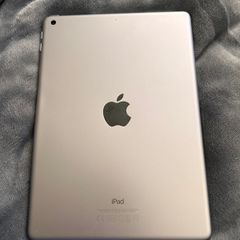 APPLE iPad 9.7" 2017 for parts or repair + extra covers