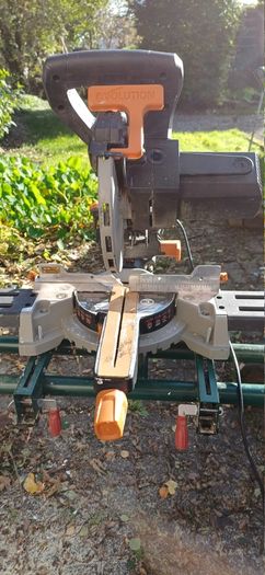 2 year old Evoloution mitre saw - perfect working condition