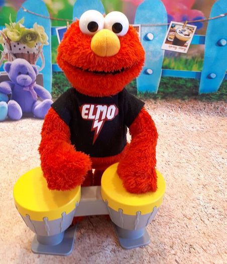 Let's Rock Elmo ORIGINAL HASBRO Talks and Sings E2 Sesame Street