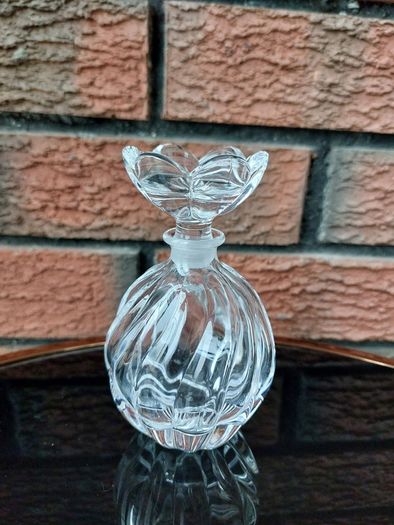 Vintage Crystal Perfume Bottle With Stopper