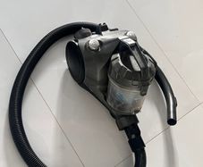 Wired vacuum cleaner