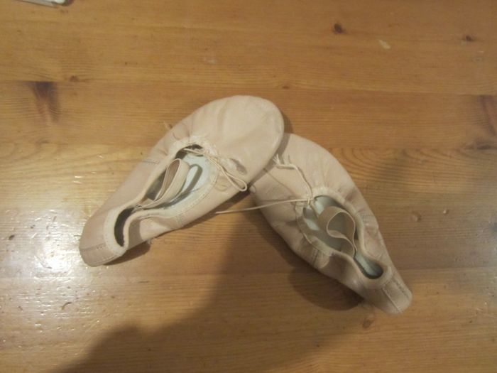 Ballet poms size   1 1/2