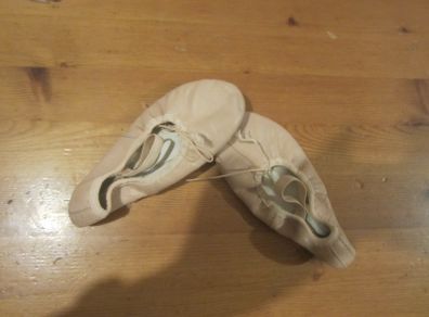Ballet poms size   1 1/2