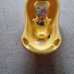 Childs cot and baby bath