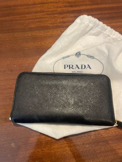 Prada Wallet Women's Excellent Condition