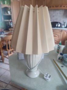 VINTAGE  CERAMIC table LAMP with shade in working order.