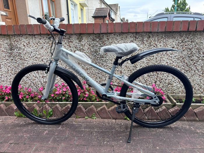 Boy's bike new in