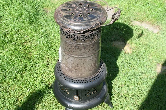 Vintage Valor 525r Paraffin Heater Bargeware Design (in working order)