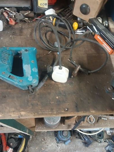 makita 230v drill