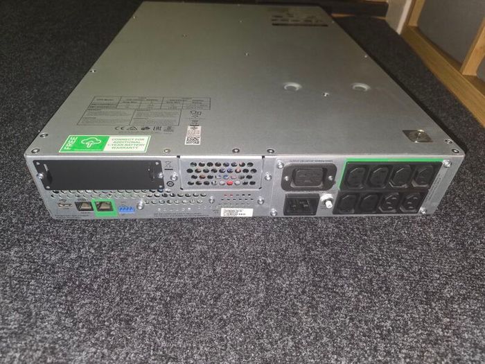 Apc Smart-ups Smt 2200va Lcd Rm With Smartconnect