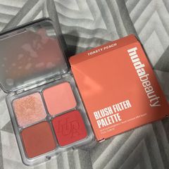 Huda blush palette