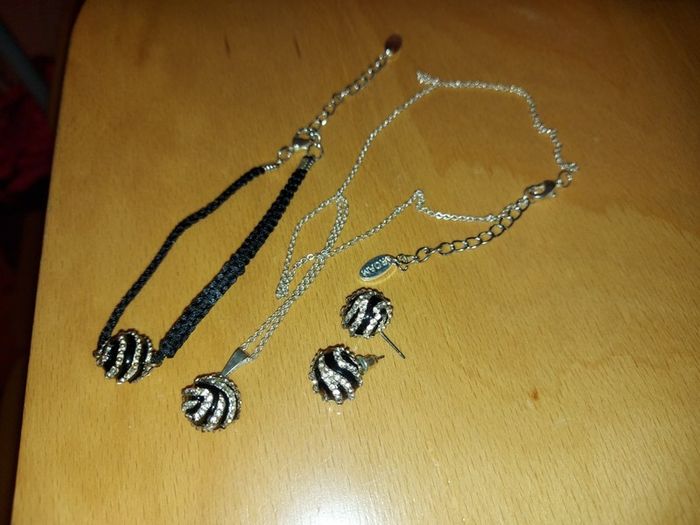 jewellery set