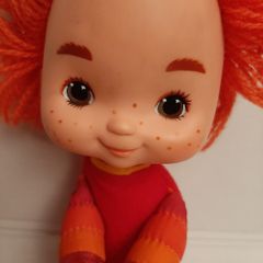 Rainbow Bright collectable doll with Cape 1983 notebook and original box
