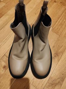Ladies boots