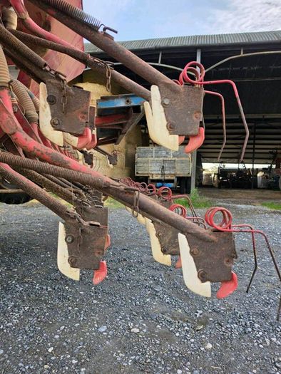 Accord DL 4m seed drill