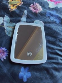 led travel mirror