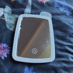 led travel mirror