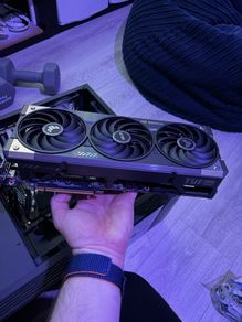 Asus TUF Gaming AMD Radeon RX 9070 OC Edition