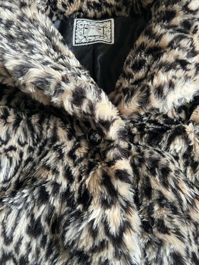 Faux fur animal print coat 10/11
