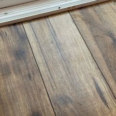 Brown Laminate Flooring 26m2