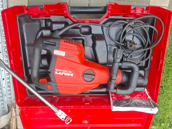 HILTI TE700 230v warranty 6-months/fully serviced