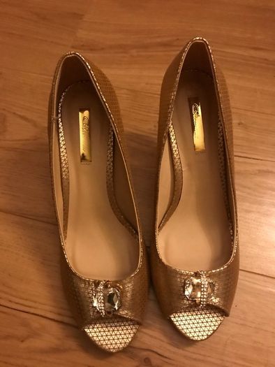 ladies gold shoe size 6 Glamour