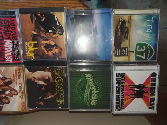 Original Music CD's x 100 (Lot No.1)
