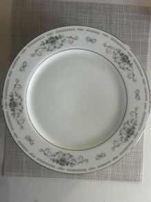 Diane Japan porcelain dinner plates