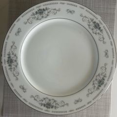 Diane Japan porcelain dinner plates