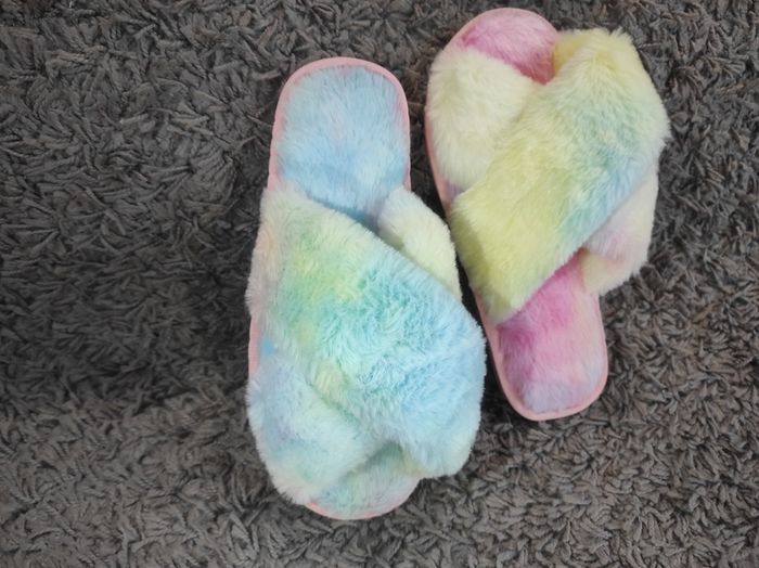 slippers 4-8