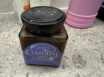 Cheese and wine chutney