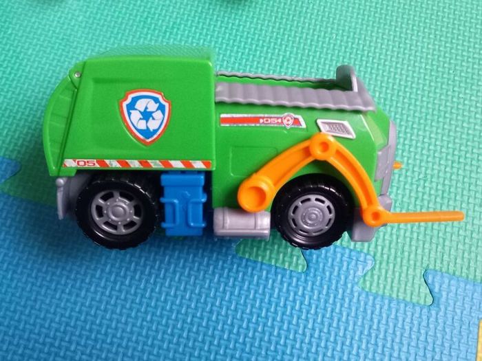 Paw patrol vehicles and figures