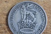 Great Britain UK 1934, One Shilling, George V, Silver Coin - free standard postage