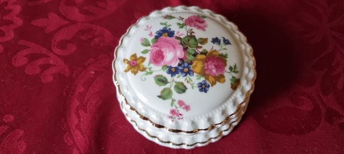 Crown Fine Bone China Gold Gilt Floral Spray Jewelry Trinket Box / Dish With Lid Made In England