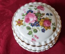 Crown Fine Bone China Gold Gilt Floral Spray Jewelry Trinket Box / Dish With Lid Made In England